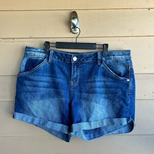 Lovesick Hottie Denim Shorts Size 18 Casual Beach